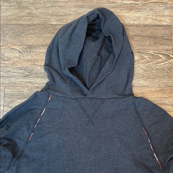 Lululemon Heathered Black Cropped Please Me Pullover Women's est Size 8 - Picture 2 of 9